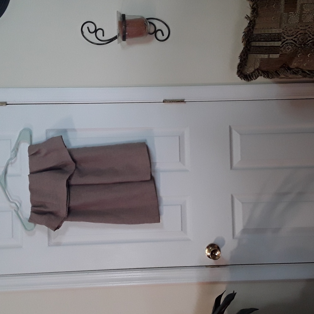 Suit - Picture 3 of 3